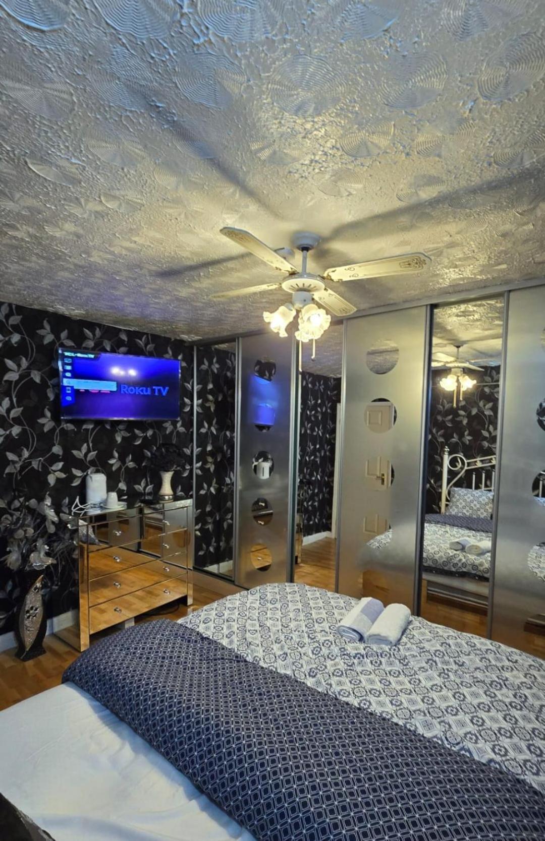 Ritchie Guest House Wigan Esterno foto
